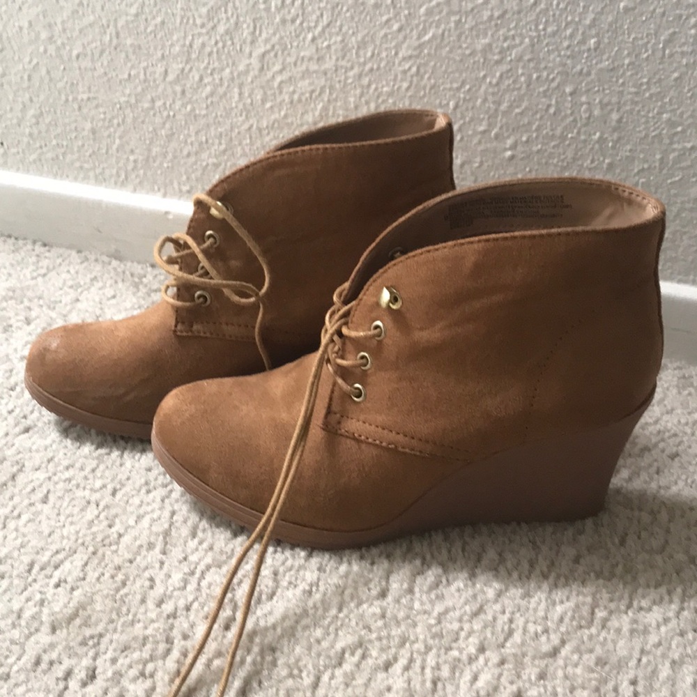 Size 9 brown wedges
